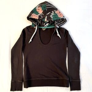 Rhus Ovata Sweatshirt with Ornate Hoodie - Small